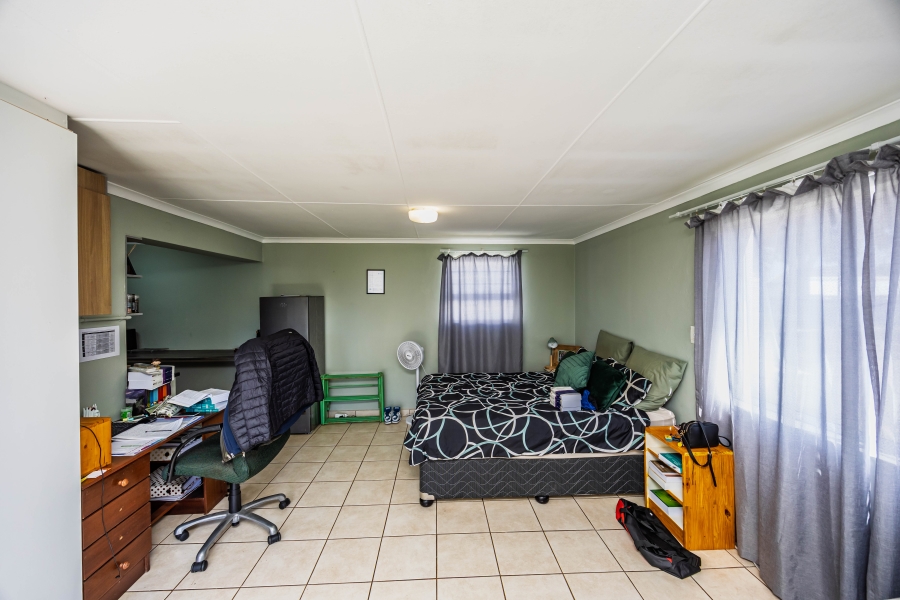 4 Bedroom Property for Sale in Beacon Bay Eastern Cape